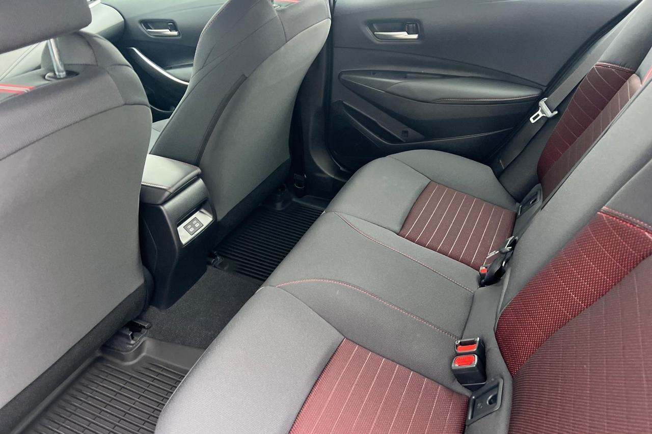 2025 Toyota Corolla SE Ontario OR