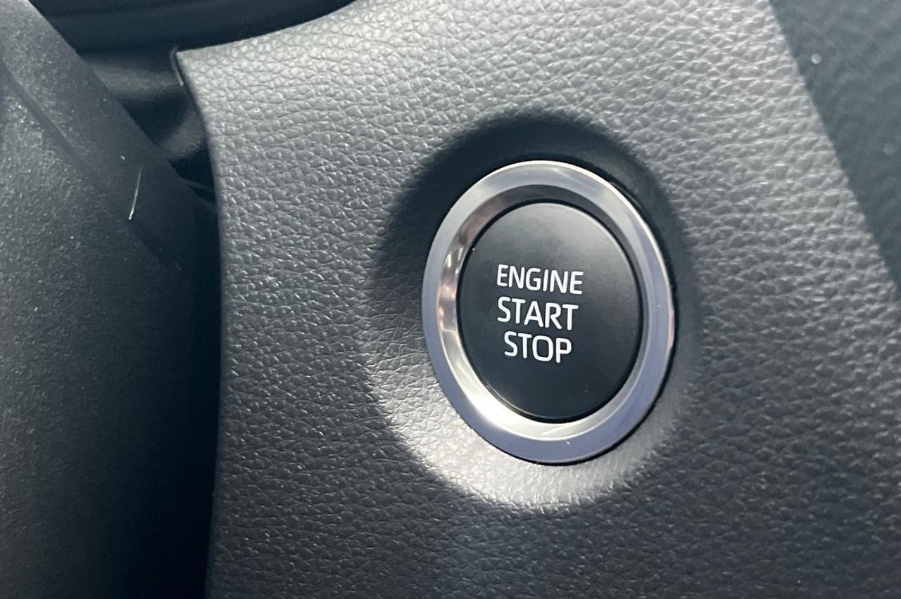 2025 Toyota Corolla SE Ontario OR