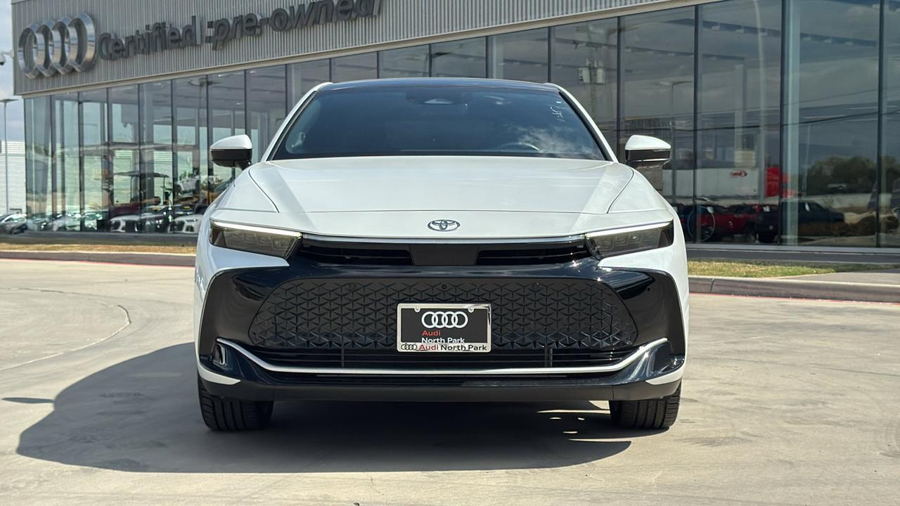 2025 Toyota Crown Platinum