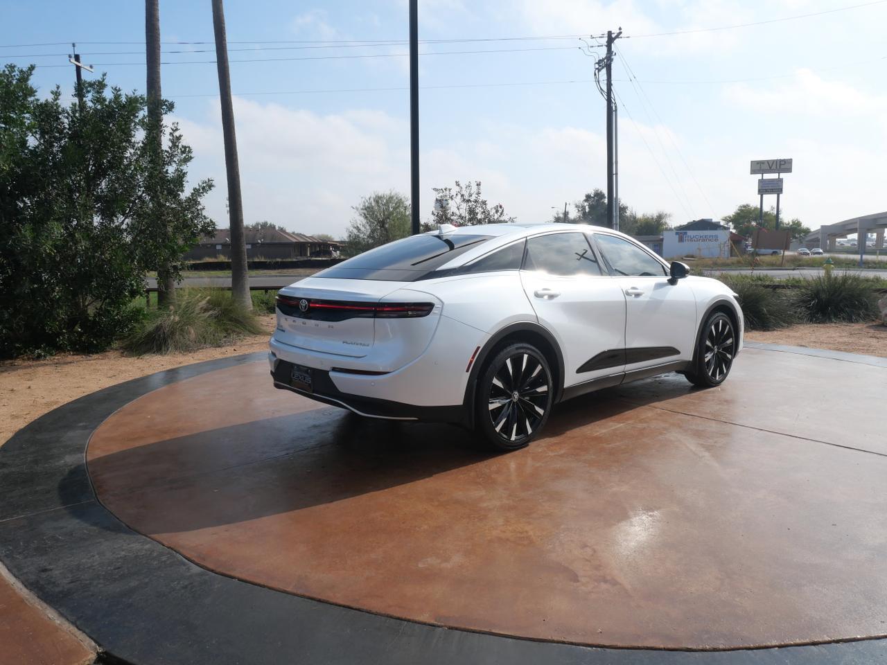 2025 Toyota Crown Platinum