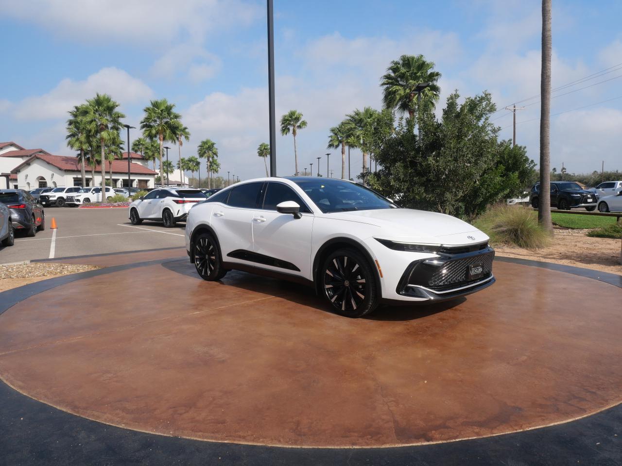 2025 Toyota Crown Platinum