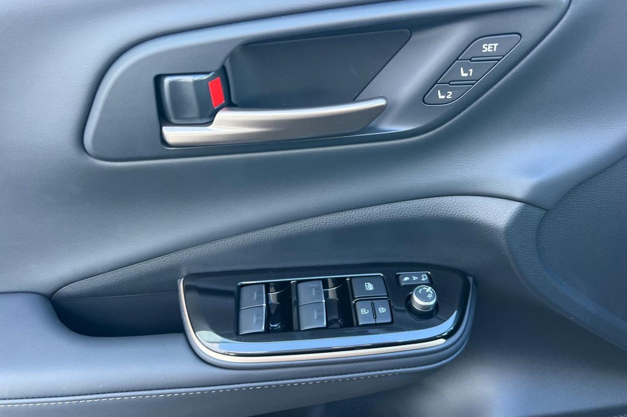 2025 Toyota Crown Signia Ontario OR