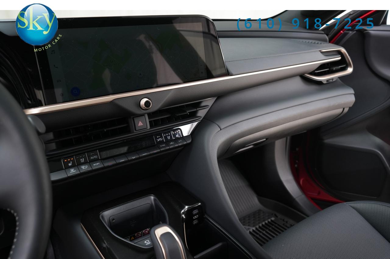 2025 Toyota Crown Signia Limited AWD West Chester PA