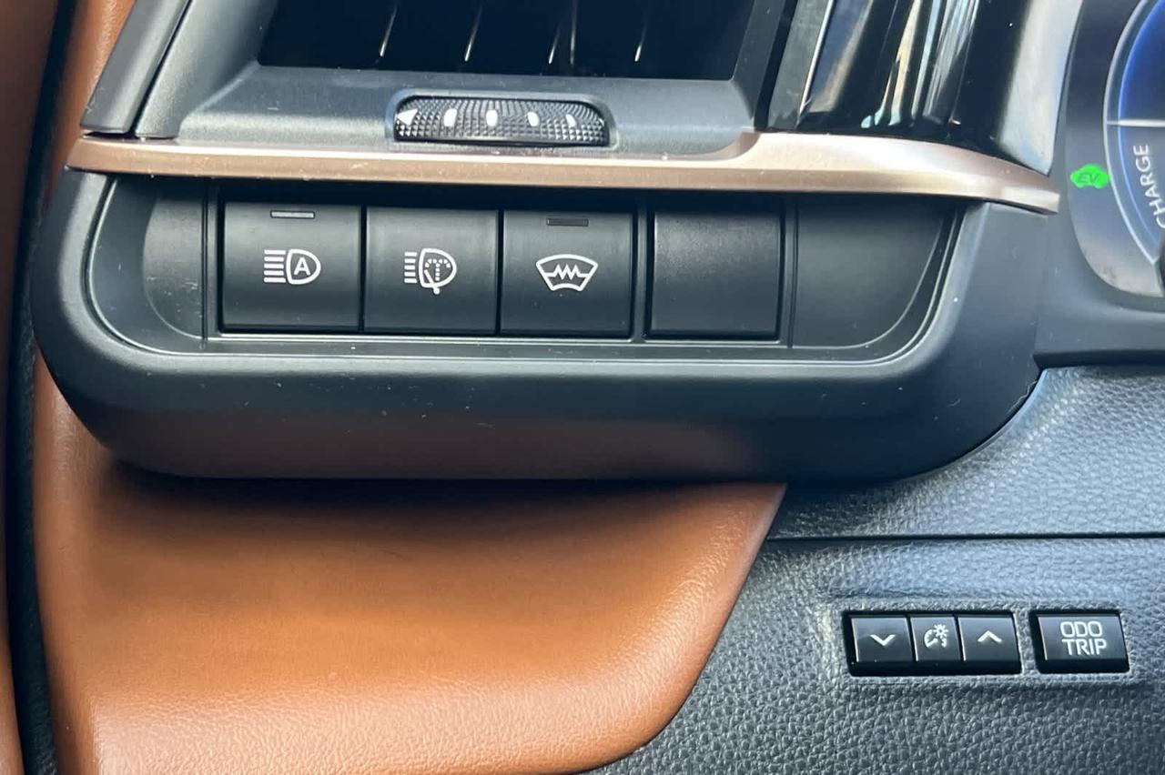 2025 Toyota Crown Signia Limited Roseville CA