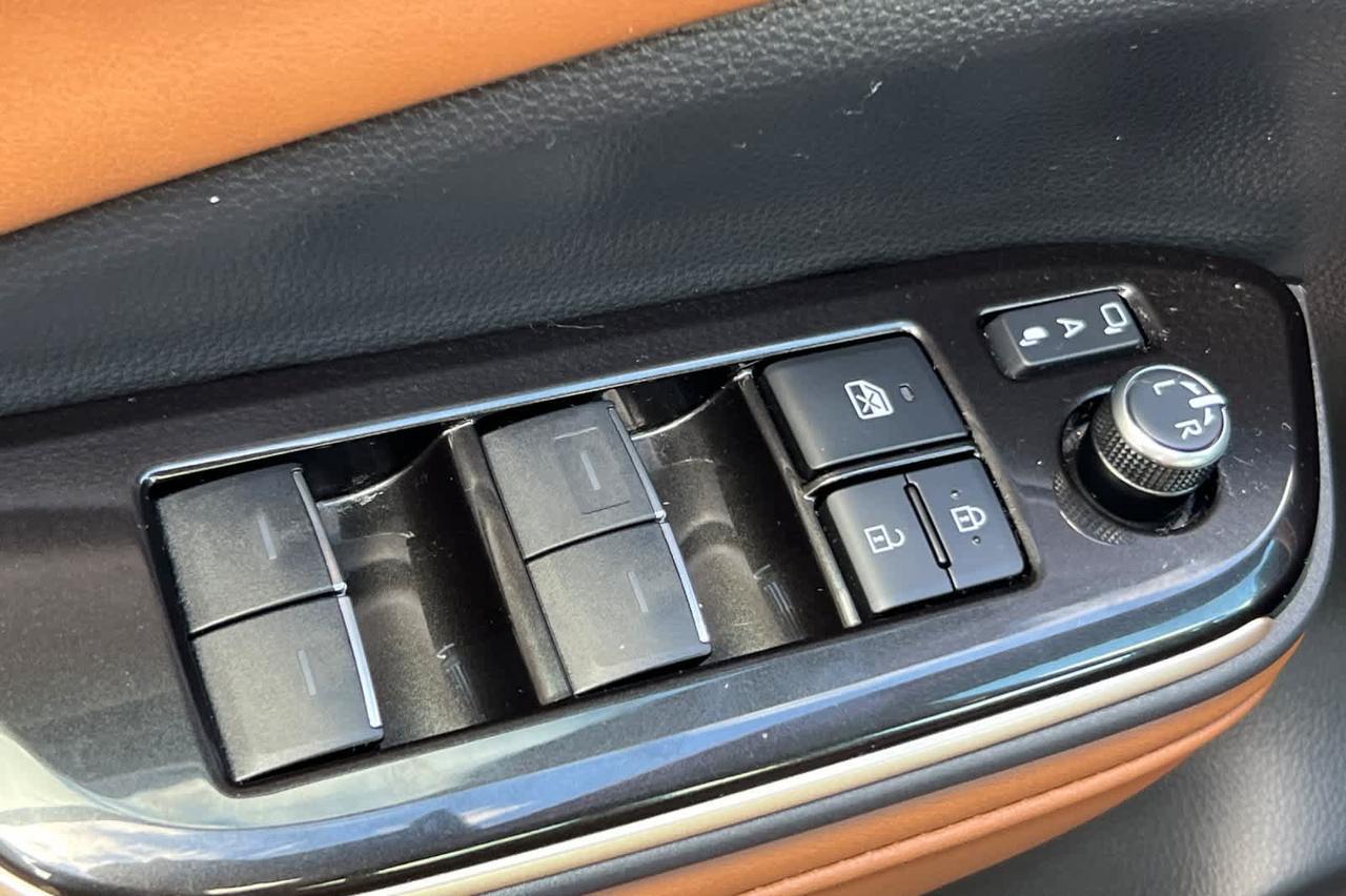 2025 Toyota Crown Signia Limited Roseville CA