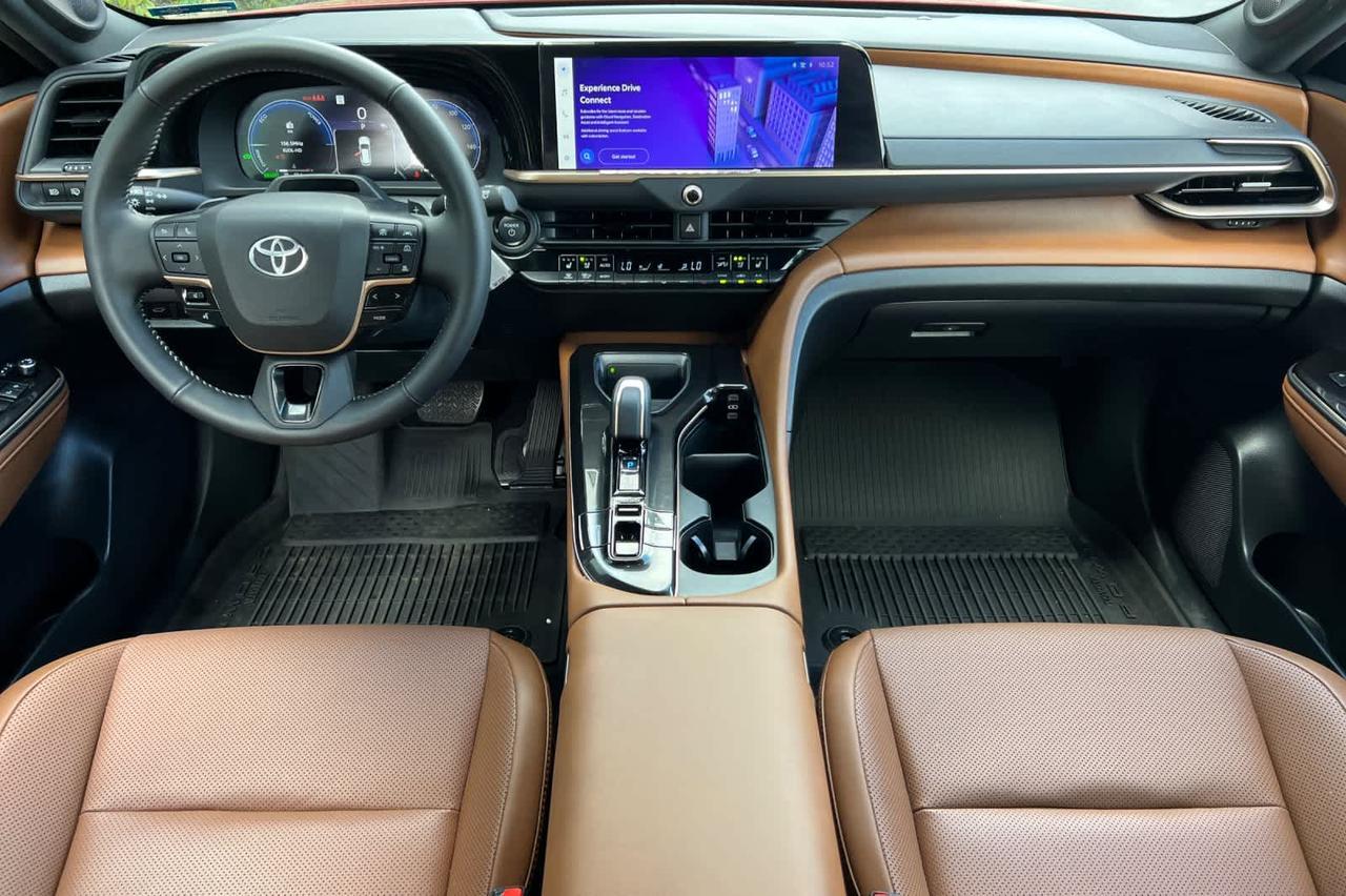 2025 Toyota Crown Signia Limited Roseville CA