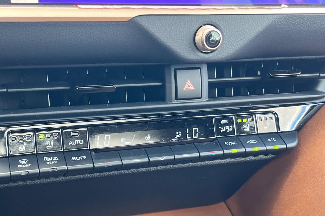 2025 Toyota Crown Signia Limited Roseville CA