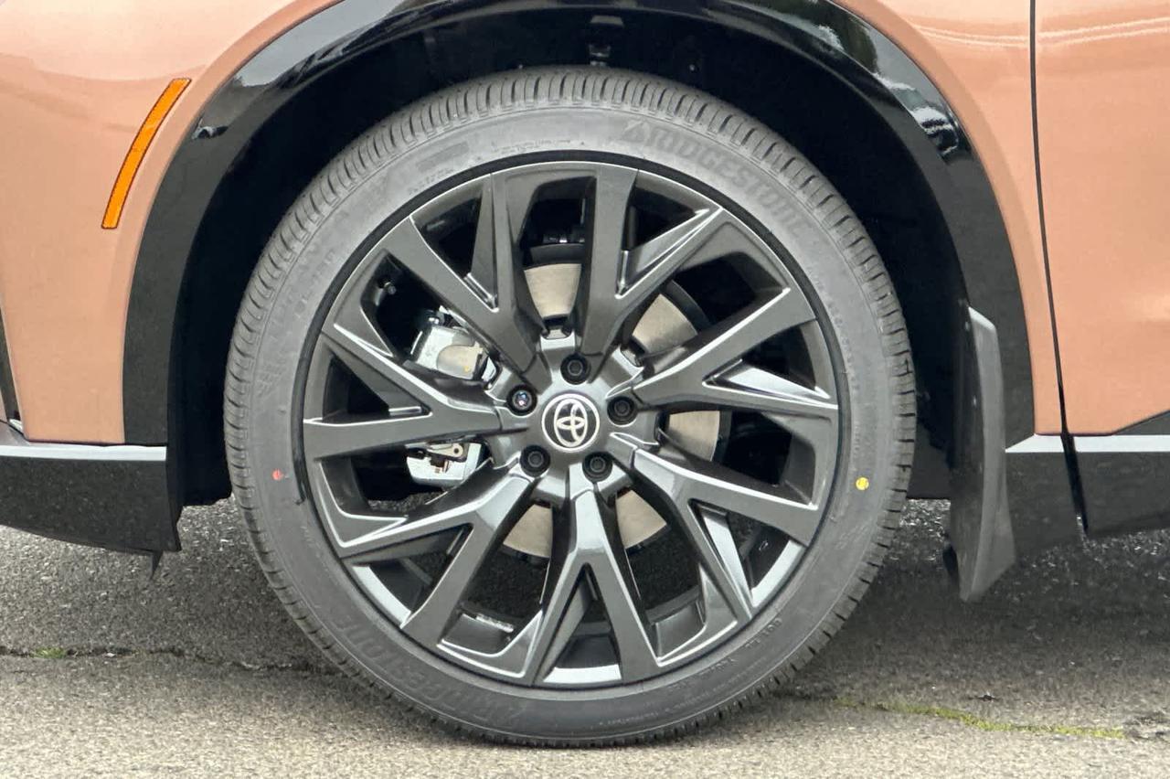 2025 Toyota Crown Signia Limited Roseville CA