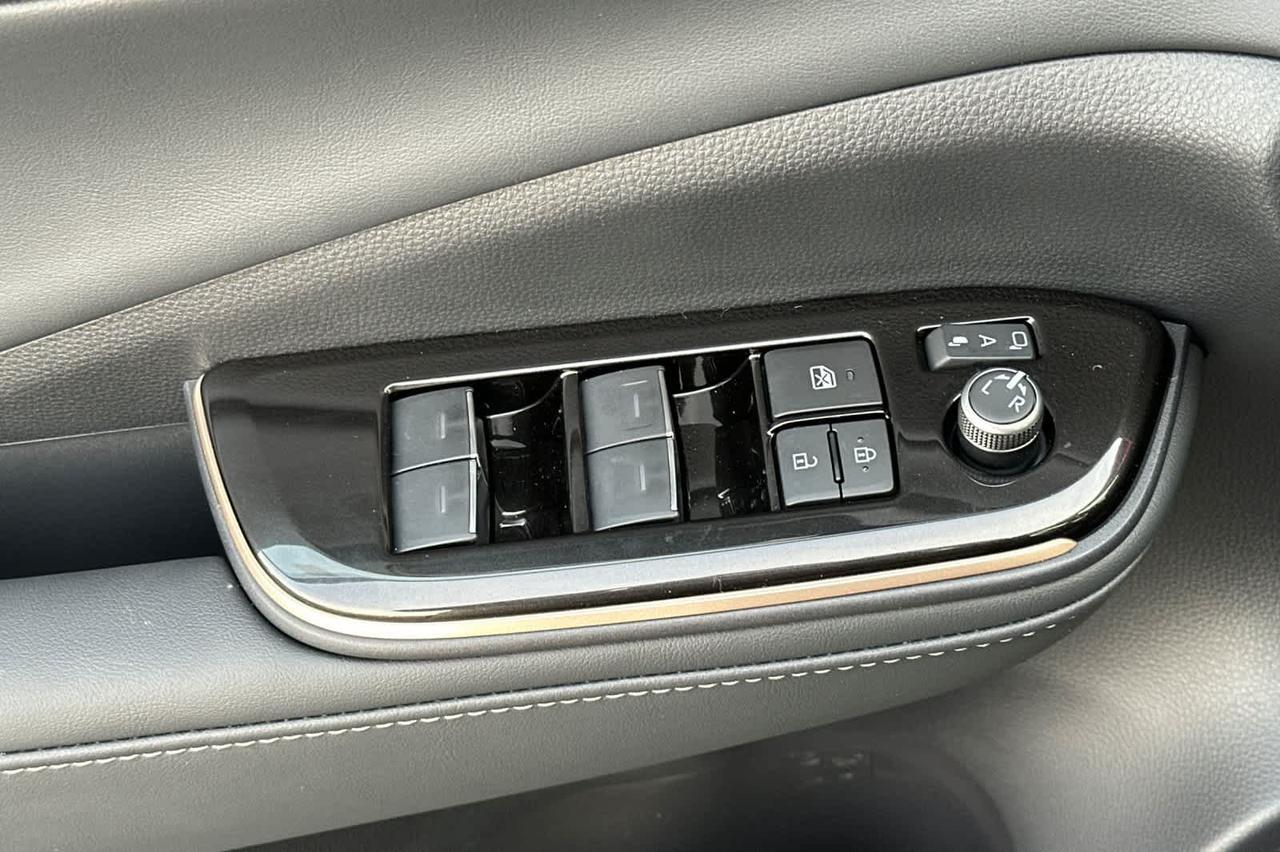 2025 Toyota Crown Signia Limited Roseville CA