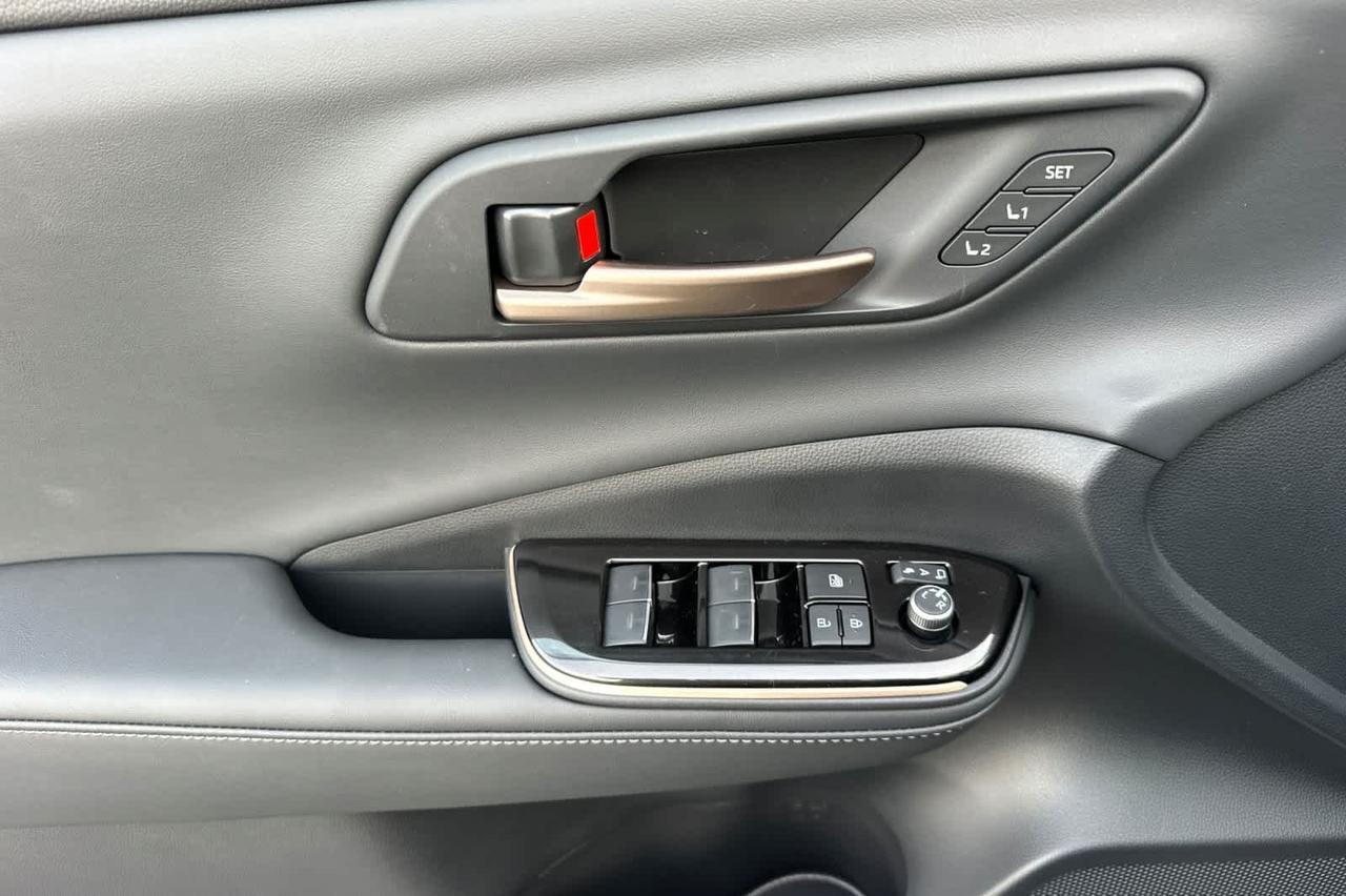 2025 Toyota Crown Signia Limited Roseville CA