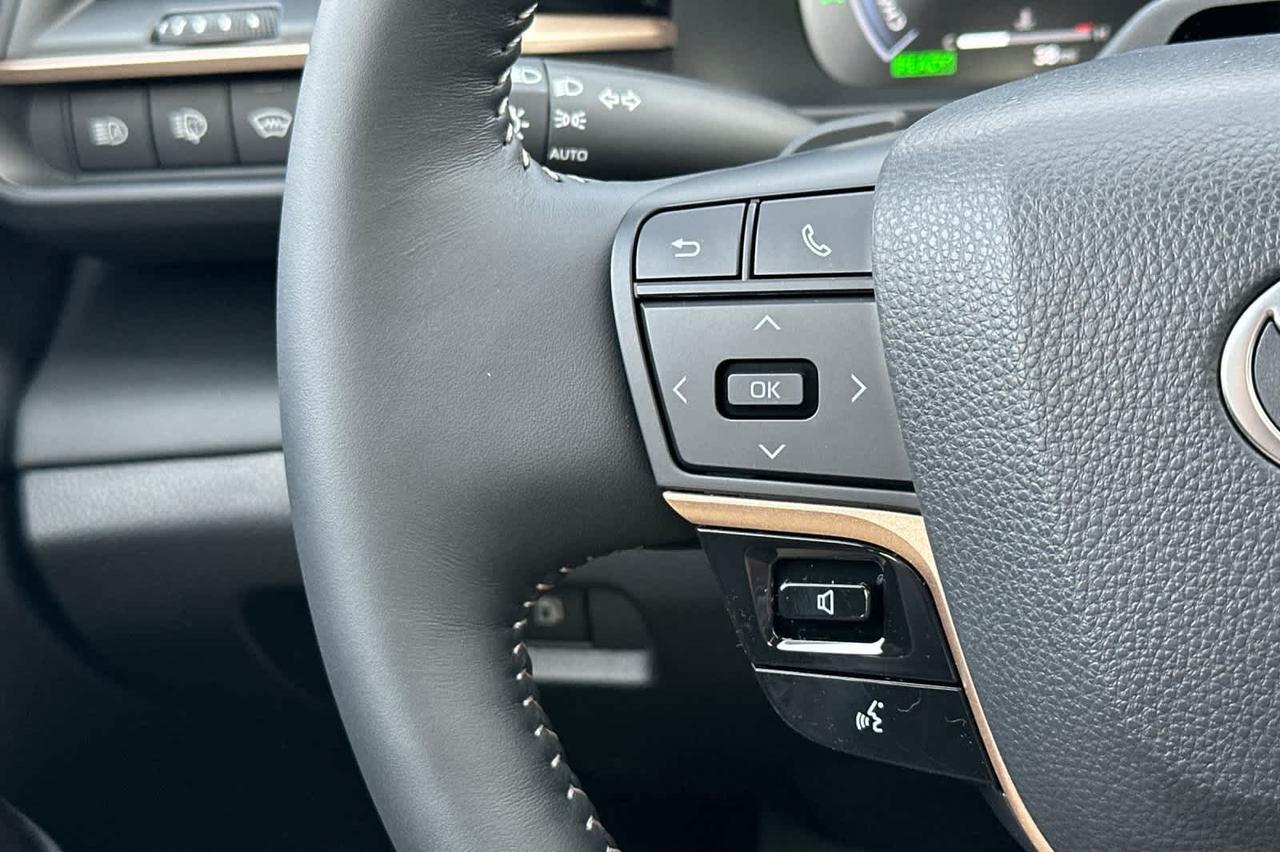 2025 Toyota Crown Signia Limited Roseville CA