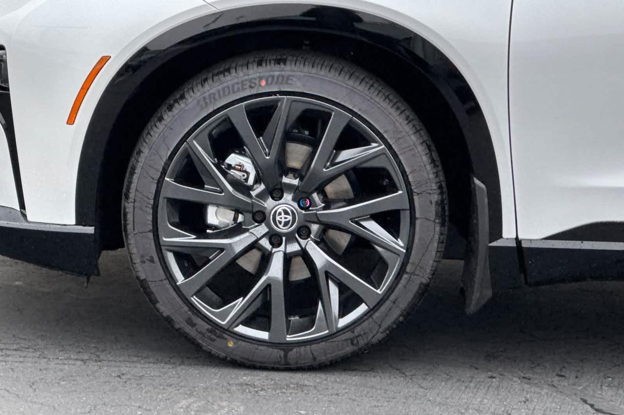 2025 Toyota Crown Signia Limited Roseville CA