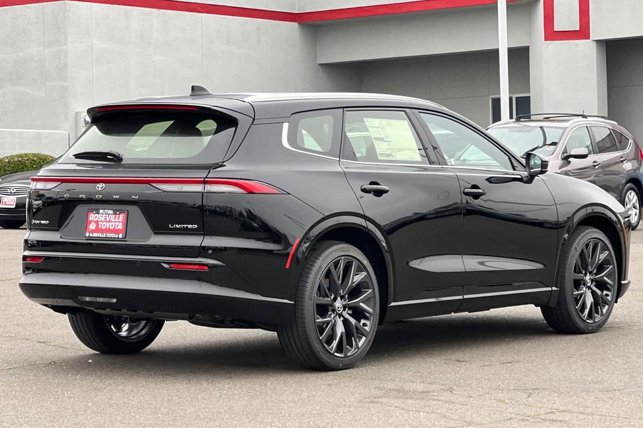 2025 Toyota Crown Signia Limited