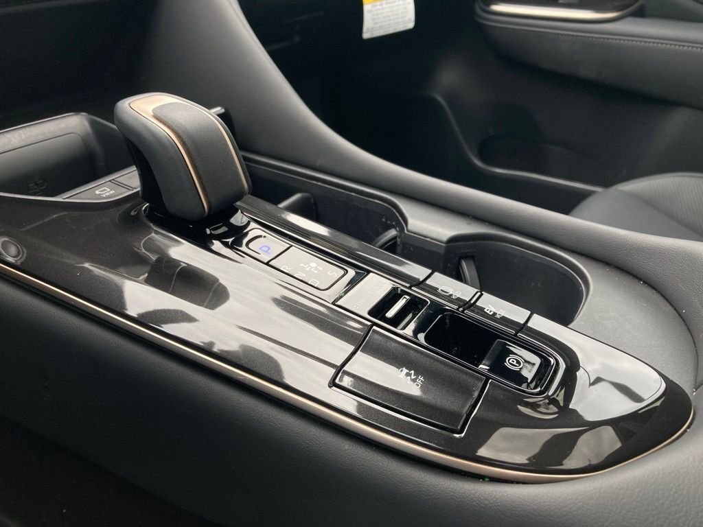 2025 Toyota Crown Signia Limited San Antonio TX