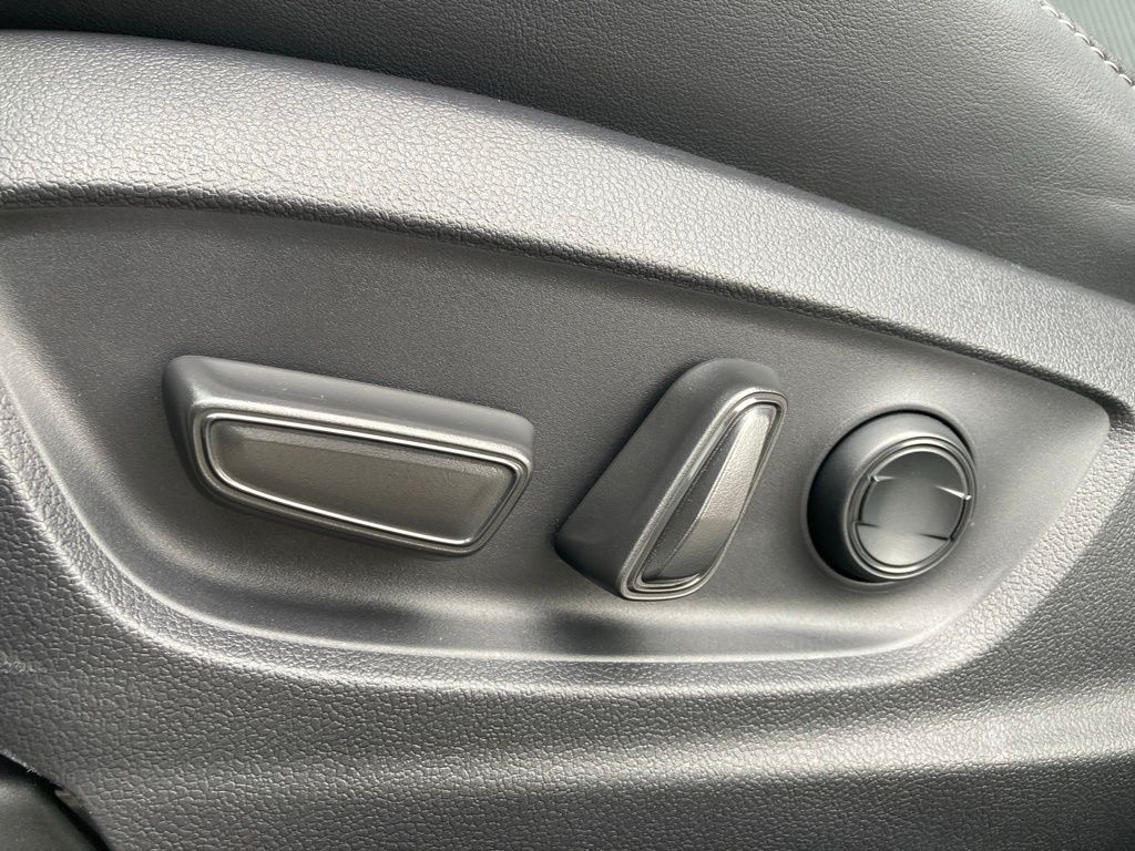 2025 Toyota Crown Signia Limited San Antonio TX