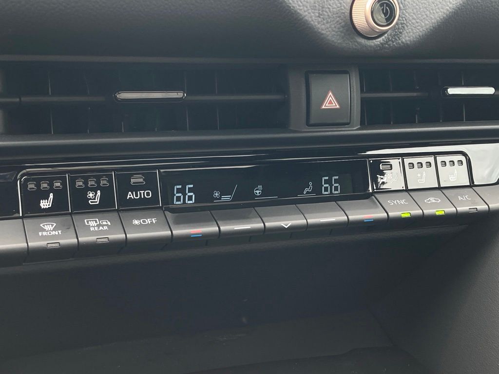 2025 Toyota Crown Signia Limited San Antonio TX