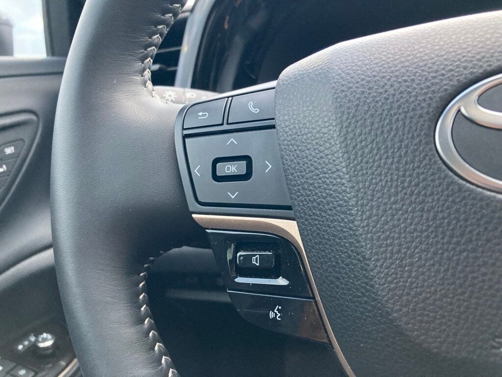 2025 Toyota Crown Signia Limited San Antonio TX