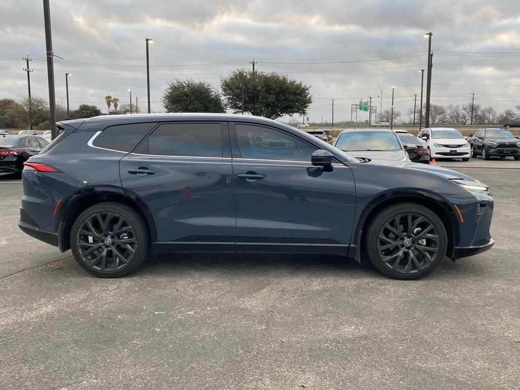 2025 Toyota Crown Signia Limited San Antonio TX