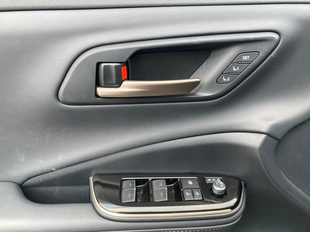 2025 Toyota Crown Signia Limited San Antonio TX