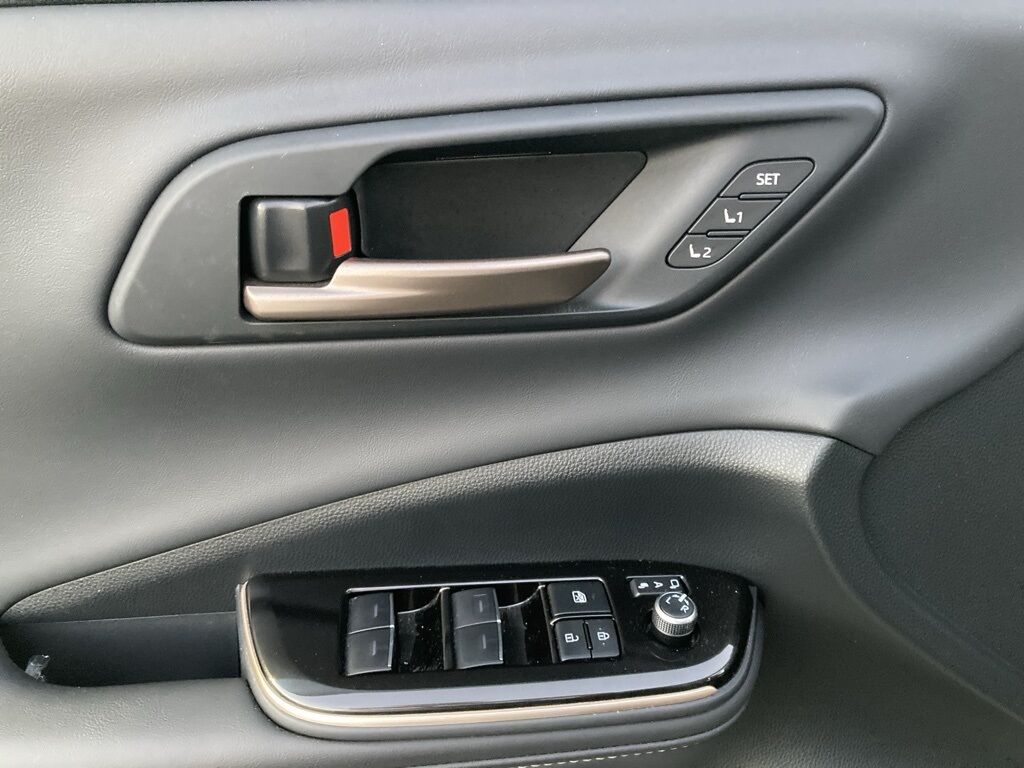 2025 Toyota Crown Signia Limited San Antonio TX