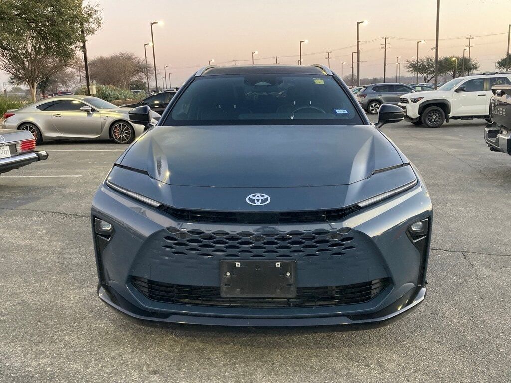 2025 Toyota Crown Signia Limited