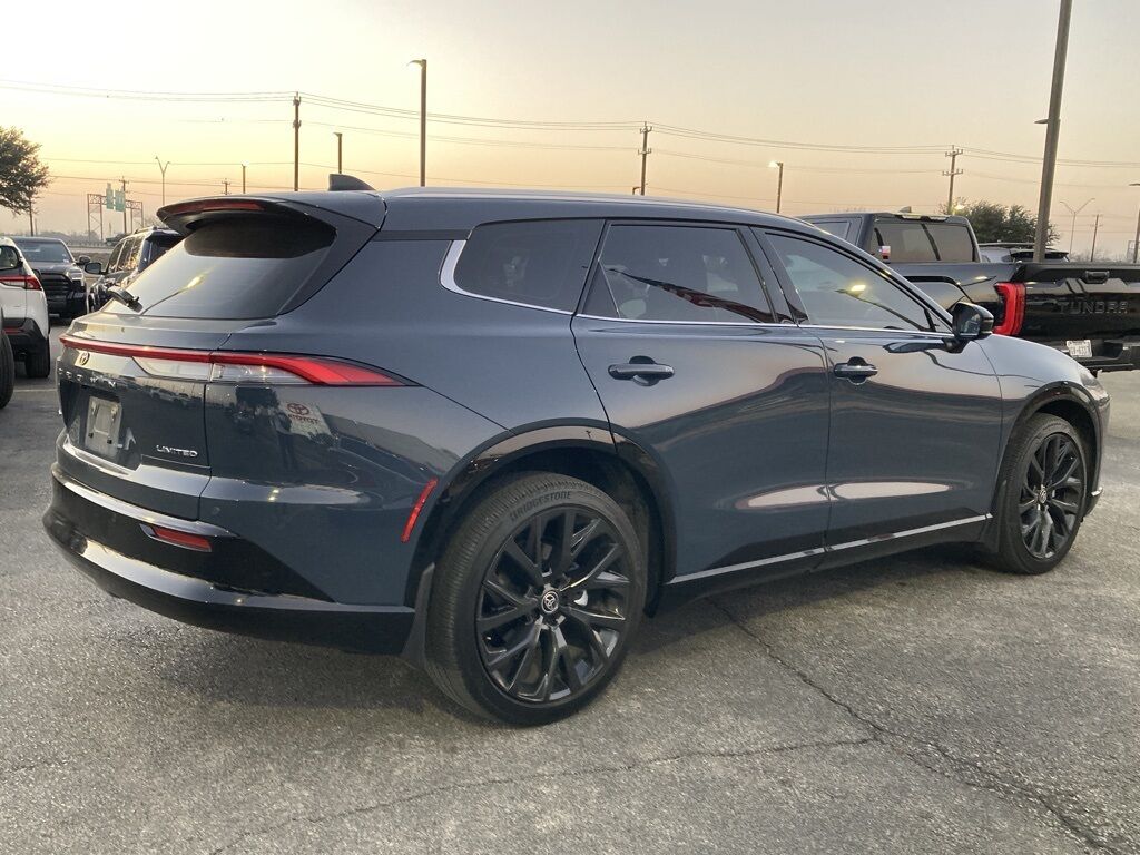 2025 Toyota Crown Signia Limited San Antonio TX