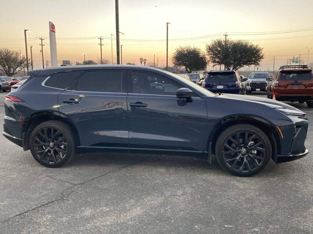 2025 Toyota Crown Signia Limited San Antonio TX