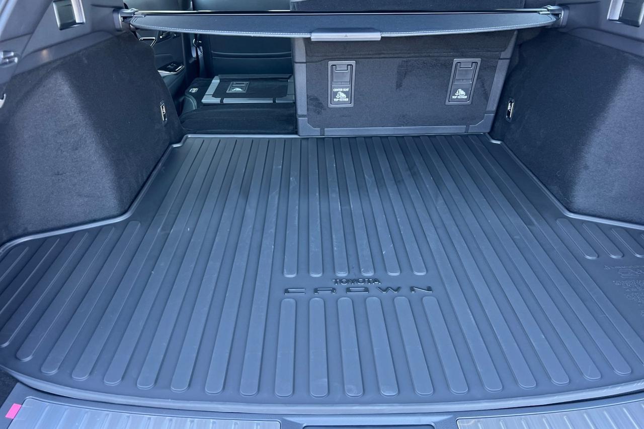 2025 Toyota Crown Signia Limited Ontario OR