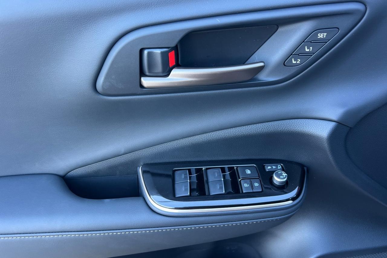 2025 Toyota Crown Signia Limited Ontario OR