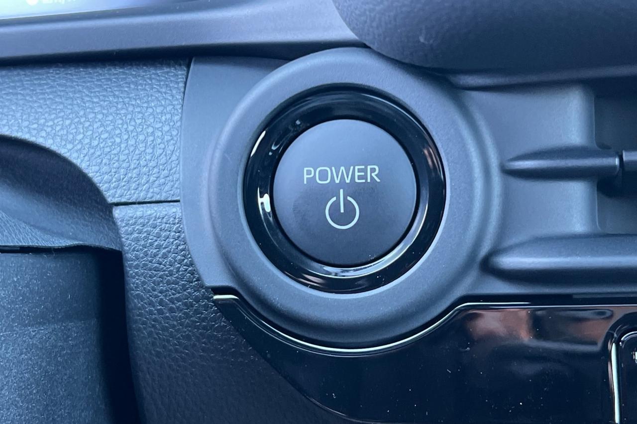 2025 Toyota Crown Signia Limited Ontario OR