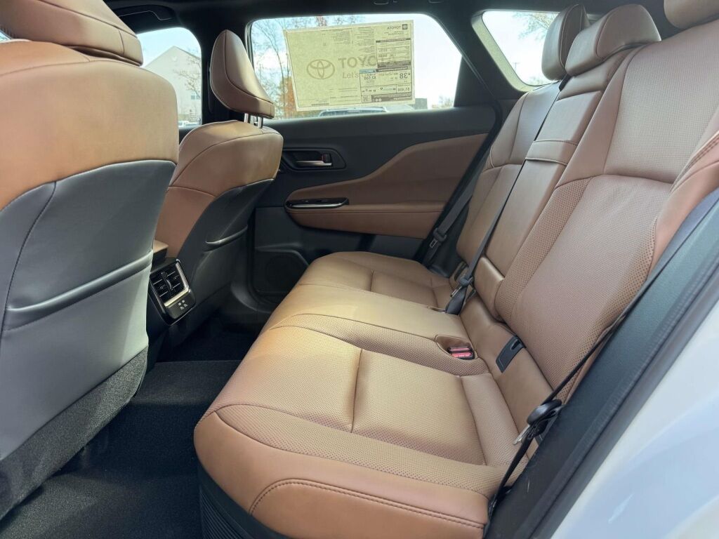 2025 Toyota Crown Signia Limited Fredericksburg VA