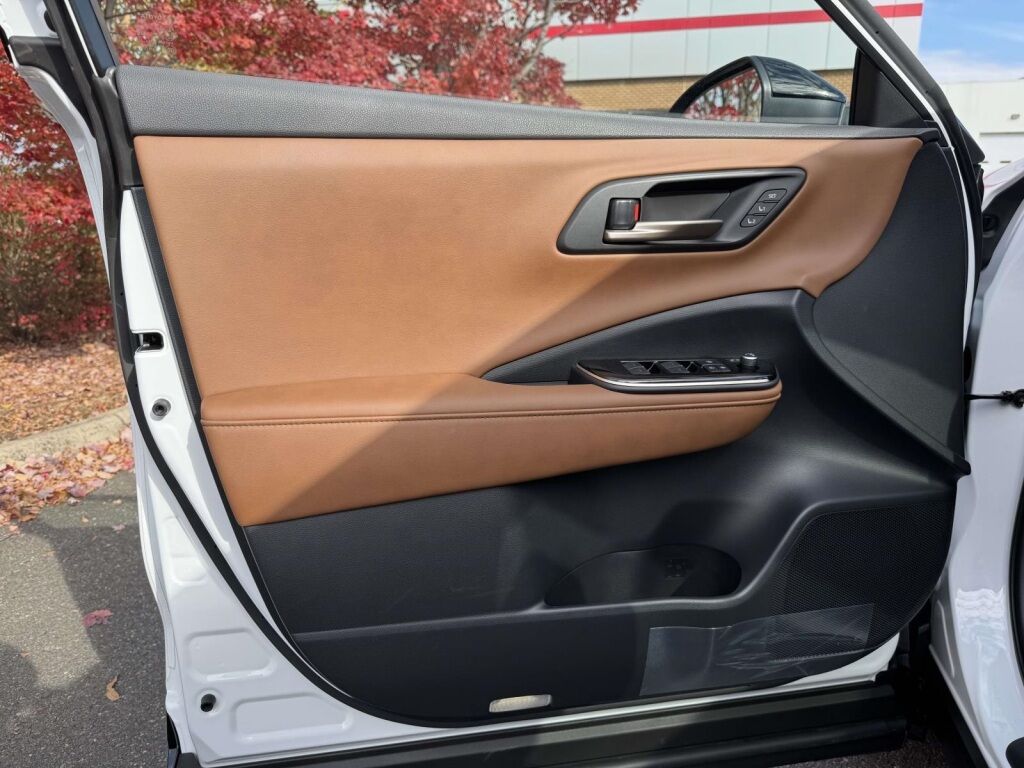 2025 Toyota Crown Signia Limited Fredericksburg VA