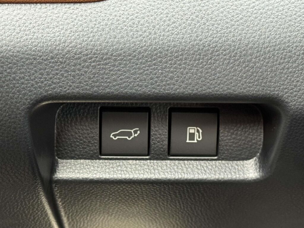 2025 Toyota Crown Signia Limited Fredericksburg VA