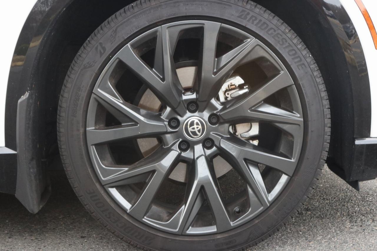 2025 Toyota Crown Signia Limited Fredericksburg VA