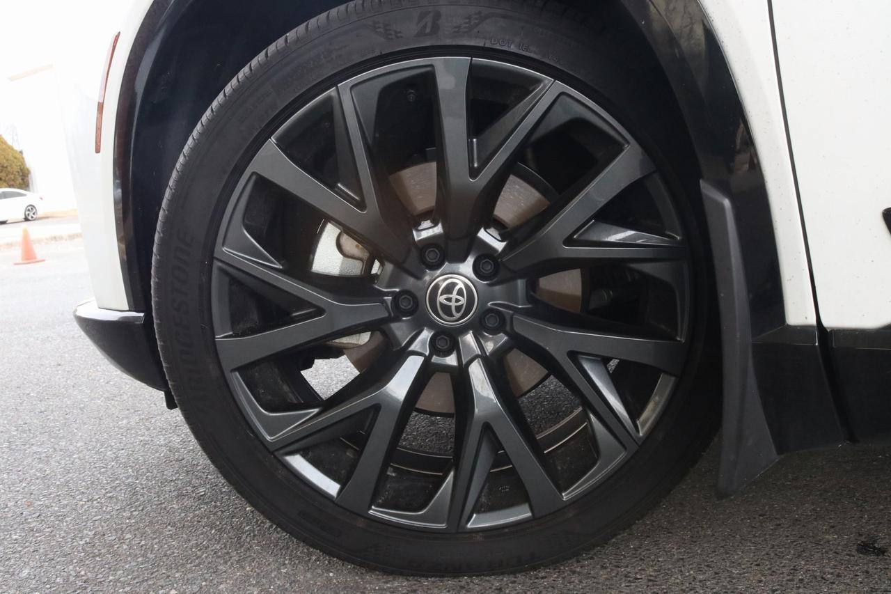 2025 Toyota Crown Signia Limited Fredericksburg VA