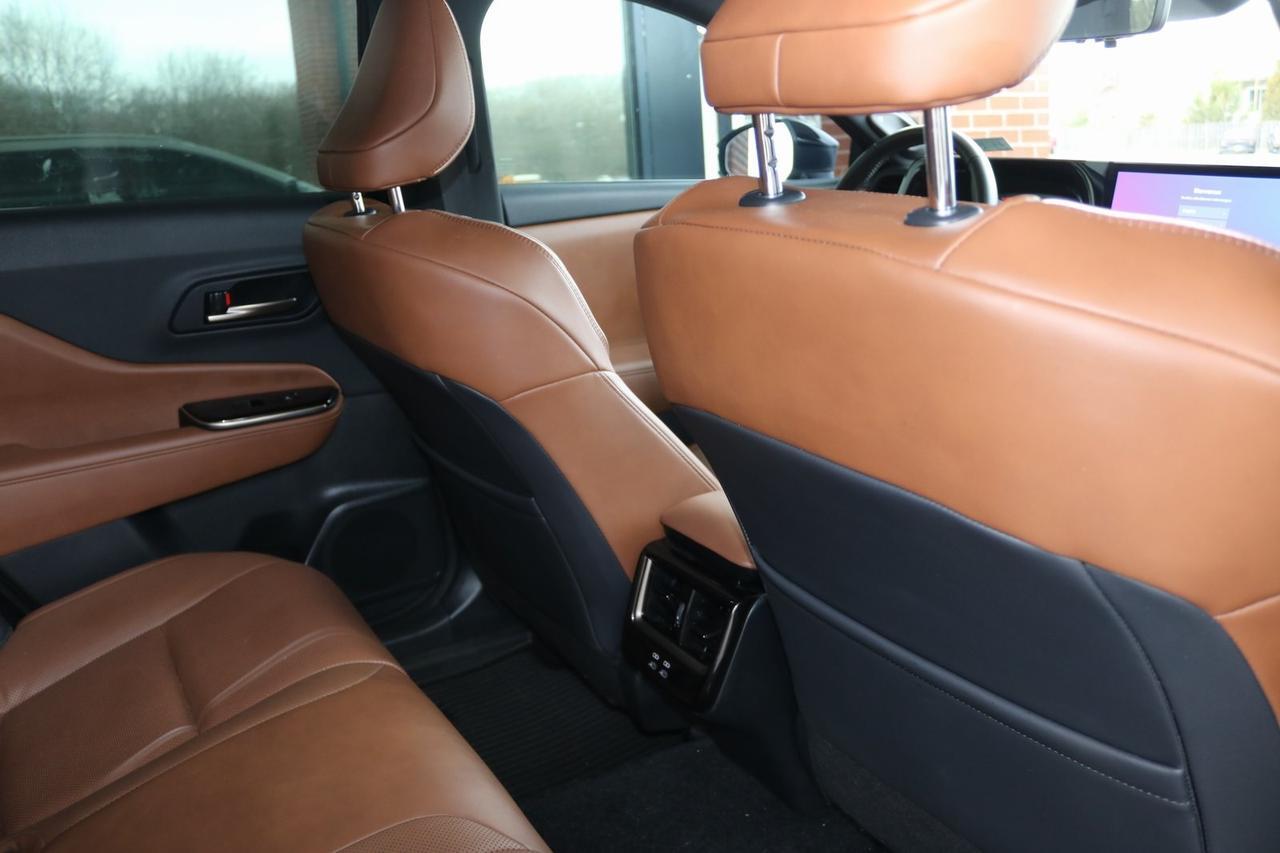 2025 Toyota Crown Signia Limited Fredericksburg VA