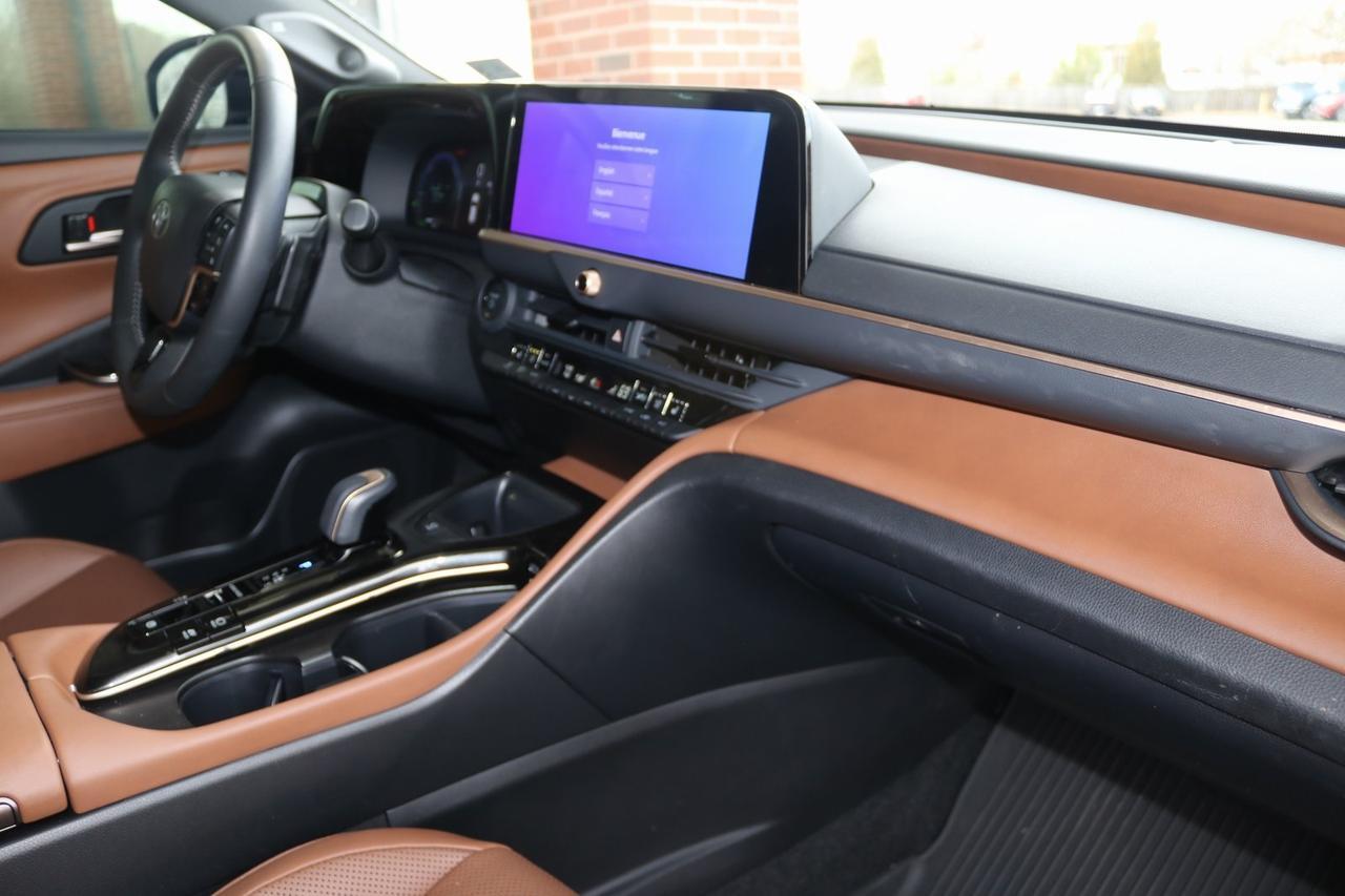 2025 Toyota Crown Signia Limited Fredericksburg VA