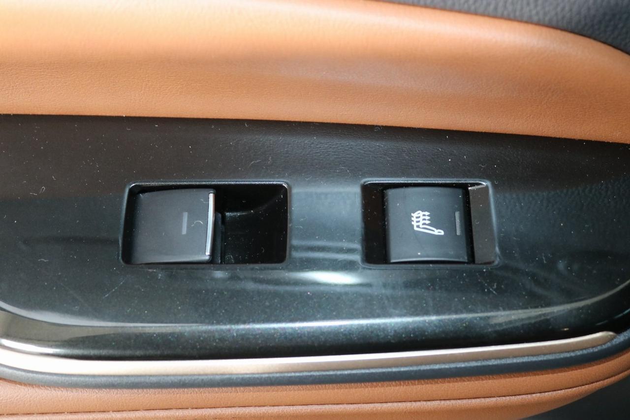 2025 Toyota Crown Signia Limited Fredericksburg VA