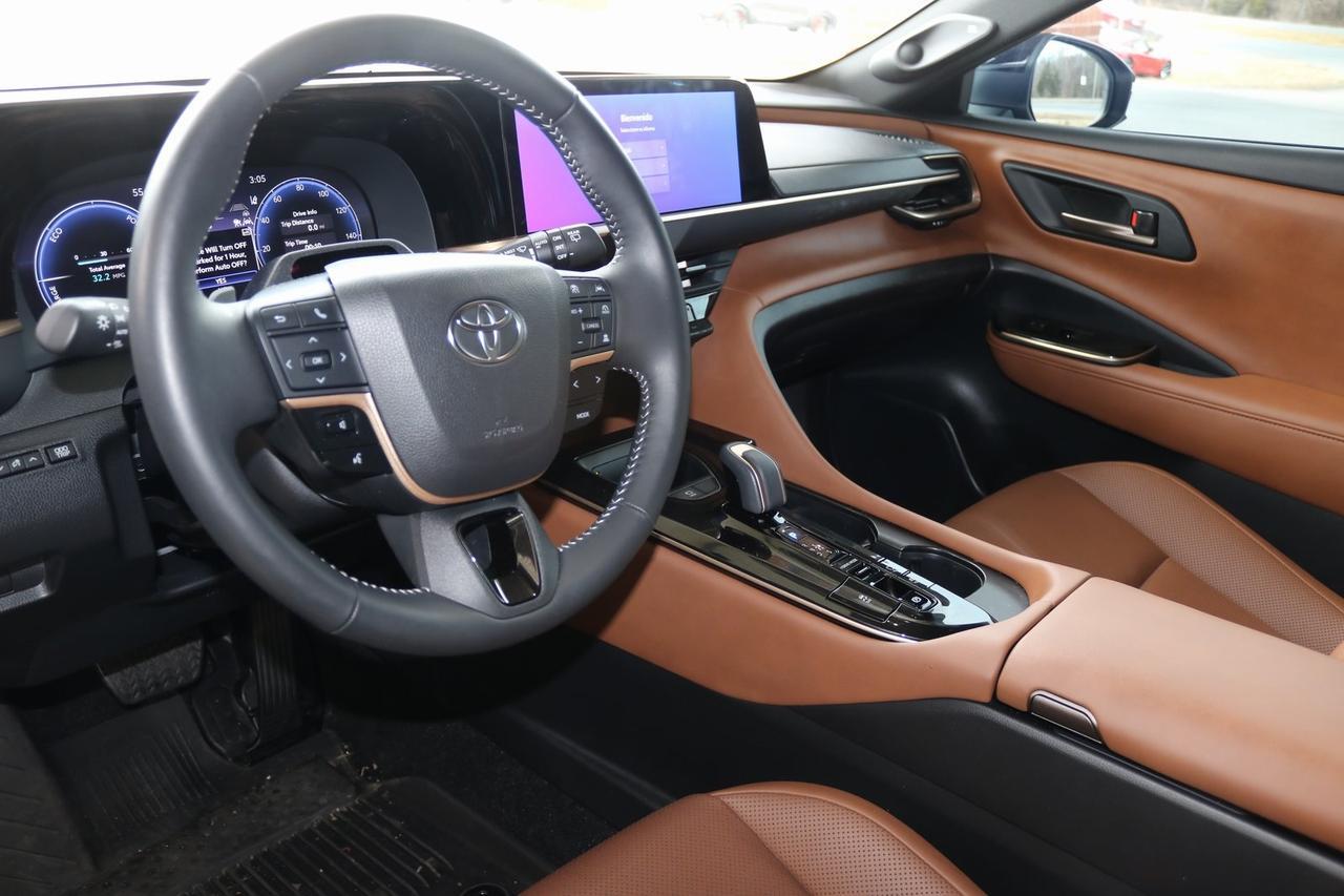 2025 Toyota Crown Signia Limited Fredericksburg VA