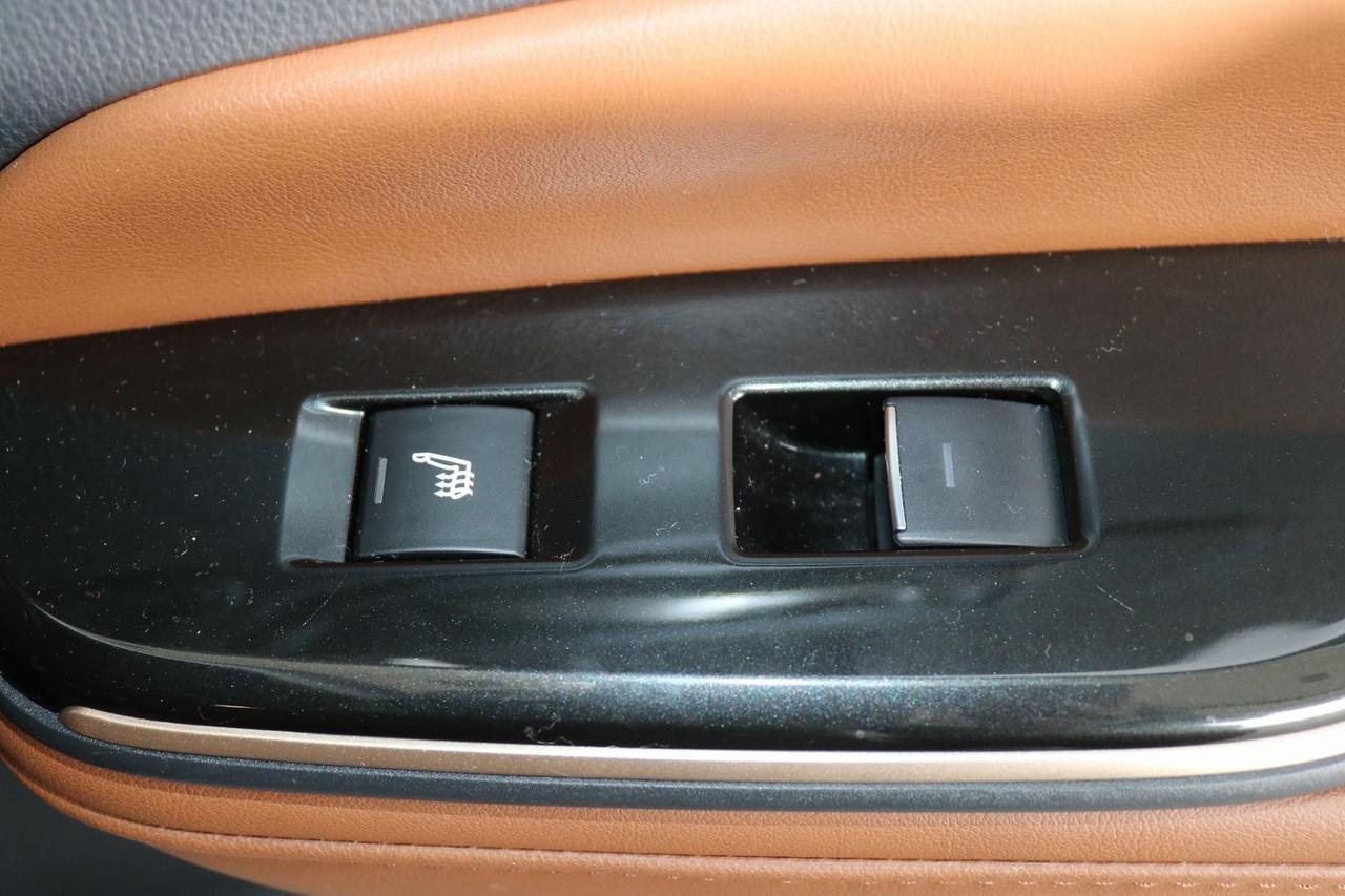 2025 Toyota Crown Signia Limited Fredericksburg VA