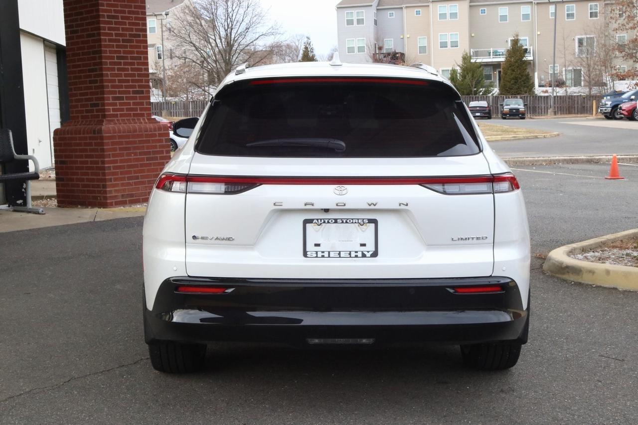 2025 Toyota Crown Signia Limited Fredericksburg VA