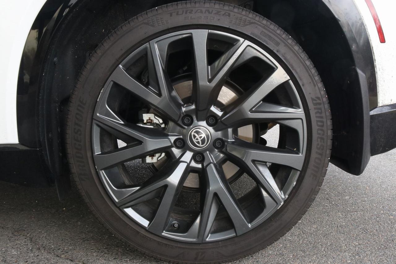 2025 Toyota Crown Signia Limited Fredericksburg VA