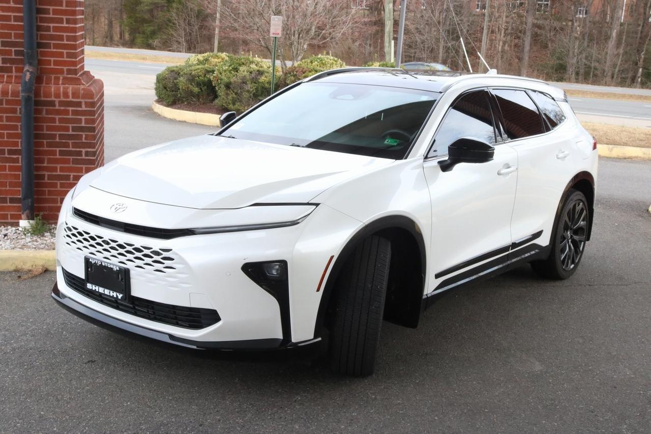 2025 Toyota Crown Signia Limited Fredericksburg VA