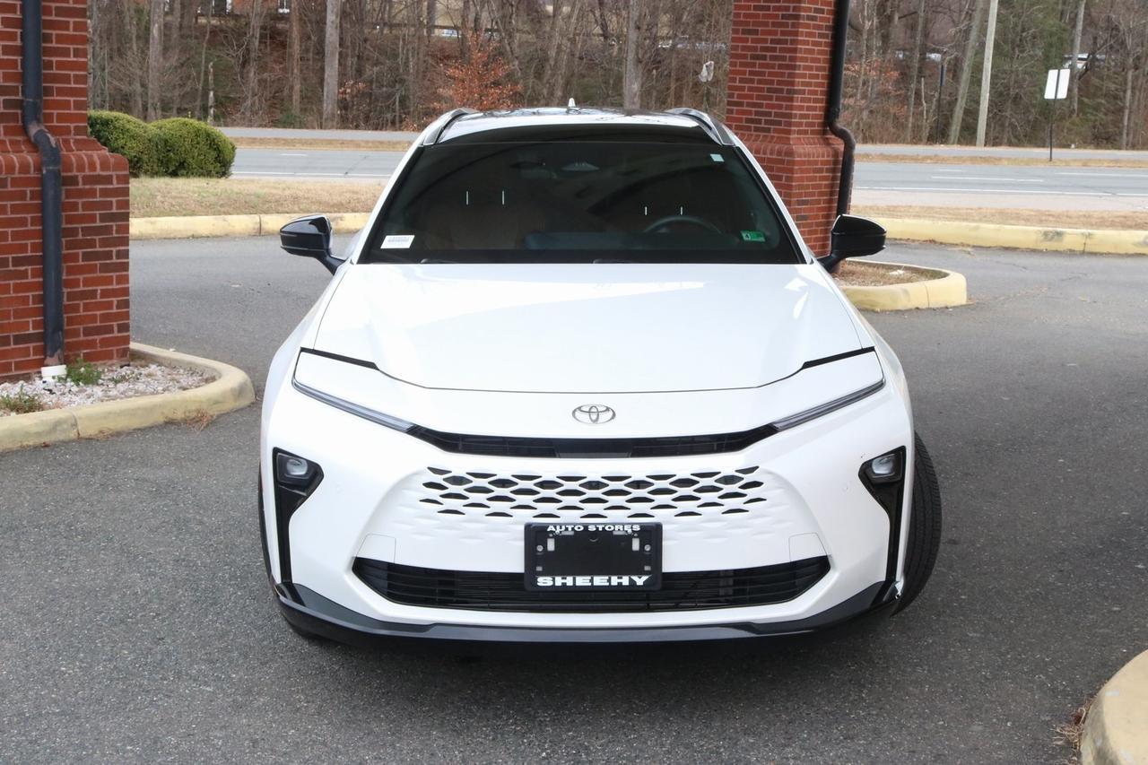 2025 Toyota Crown Signia Limited Fredericksburg VA