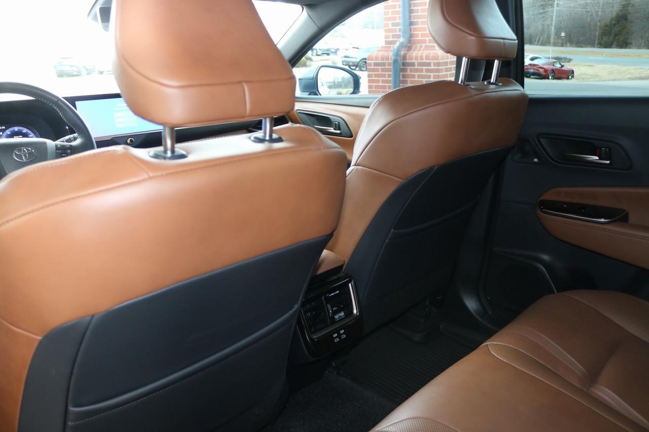 2025 Toyota Crown Signia Limited Fredericksburg VA