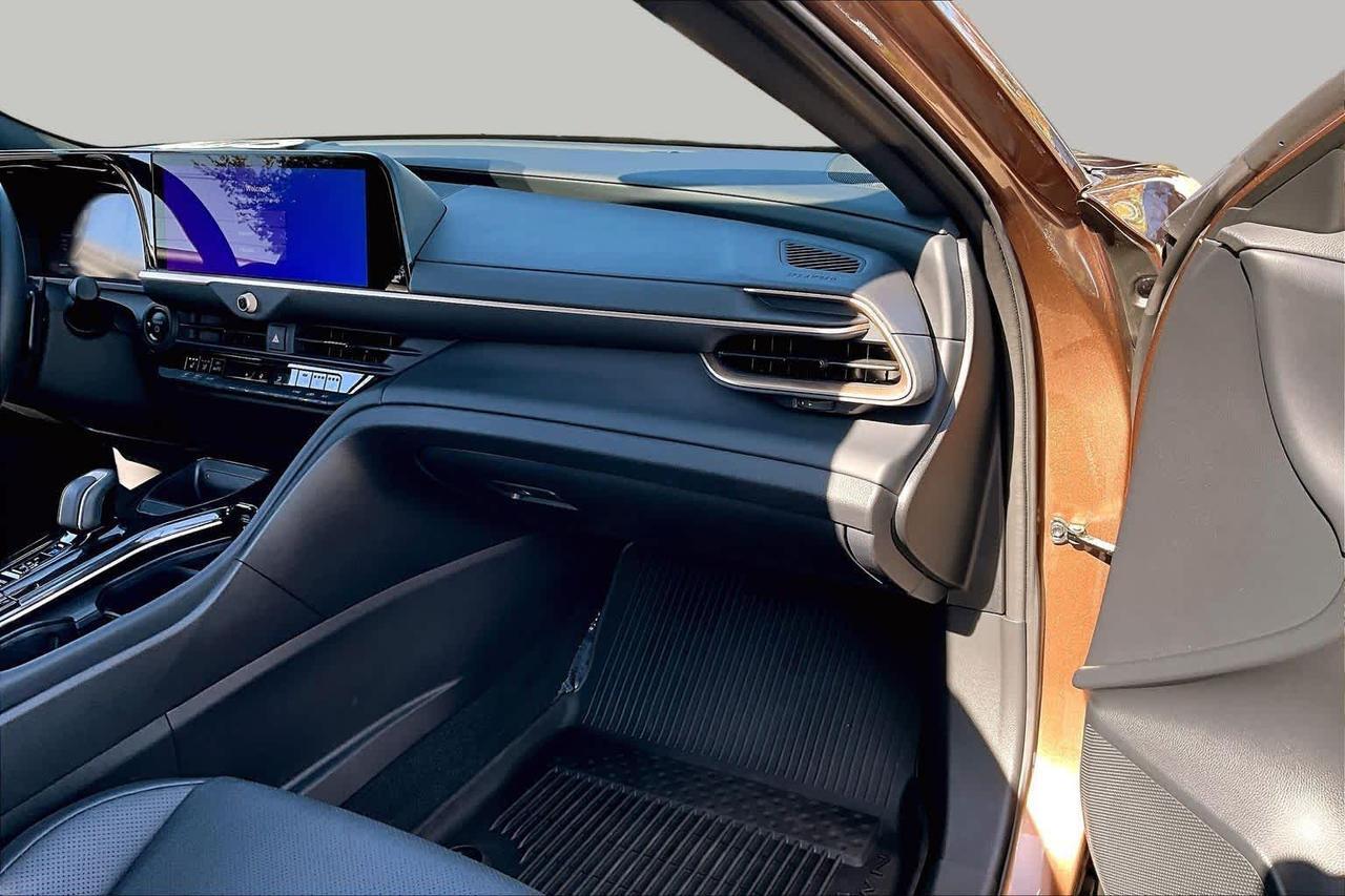 2025 Toyota Crown Signia XLE Folsom CA