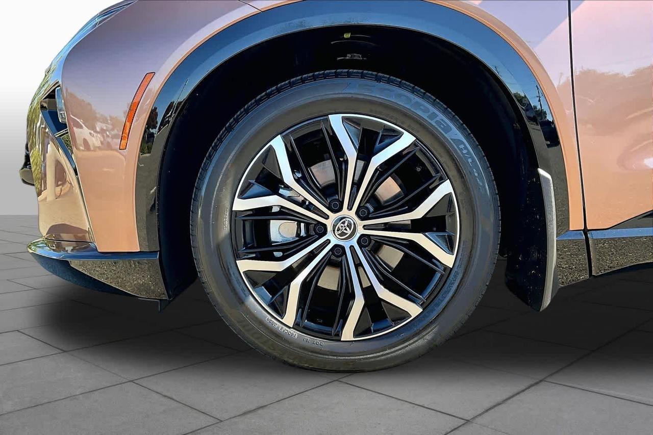2025 Toyota Crown Signia XLE Folsom CA