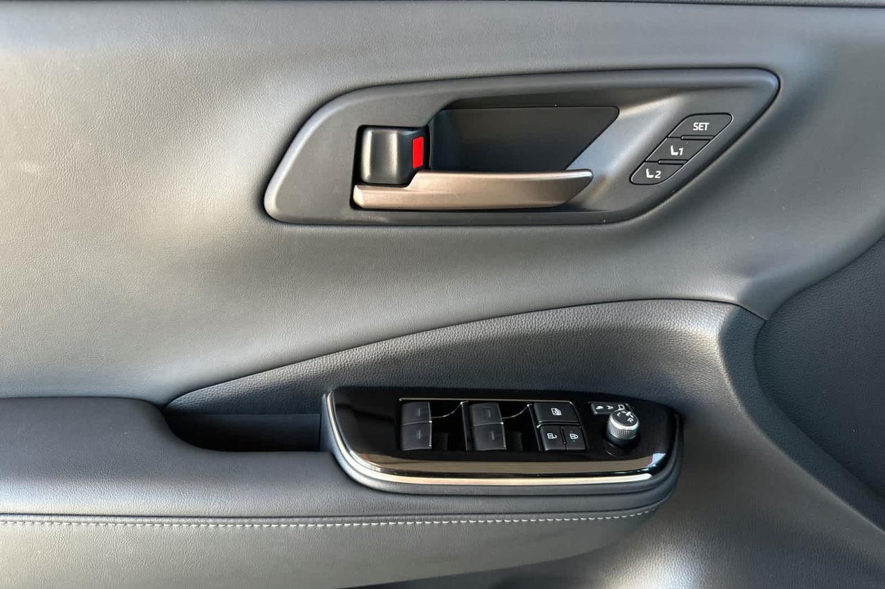 2025 Toyota Crown Signia XLE Roseville CA