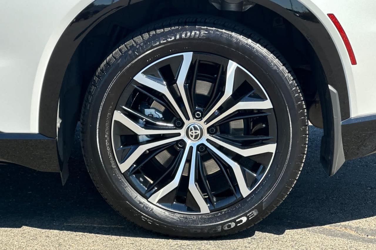 2025 Toyota Crown Signia XLE Roseville CA