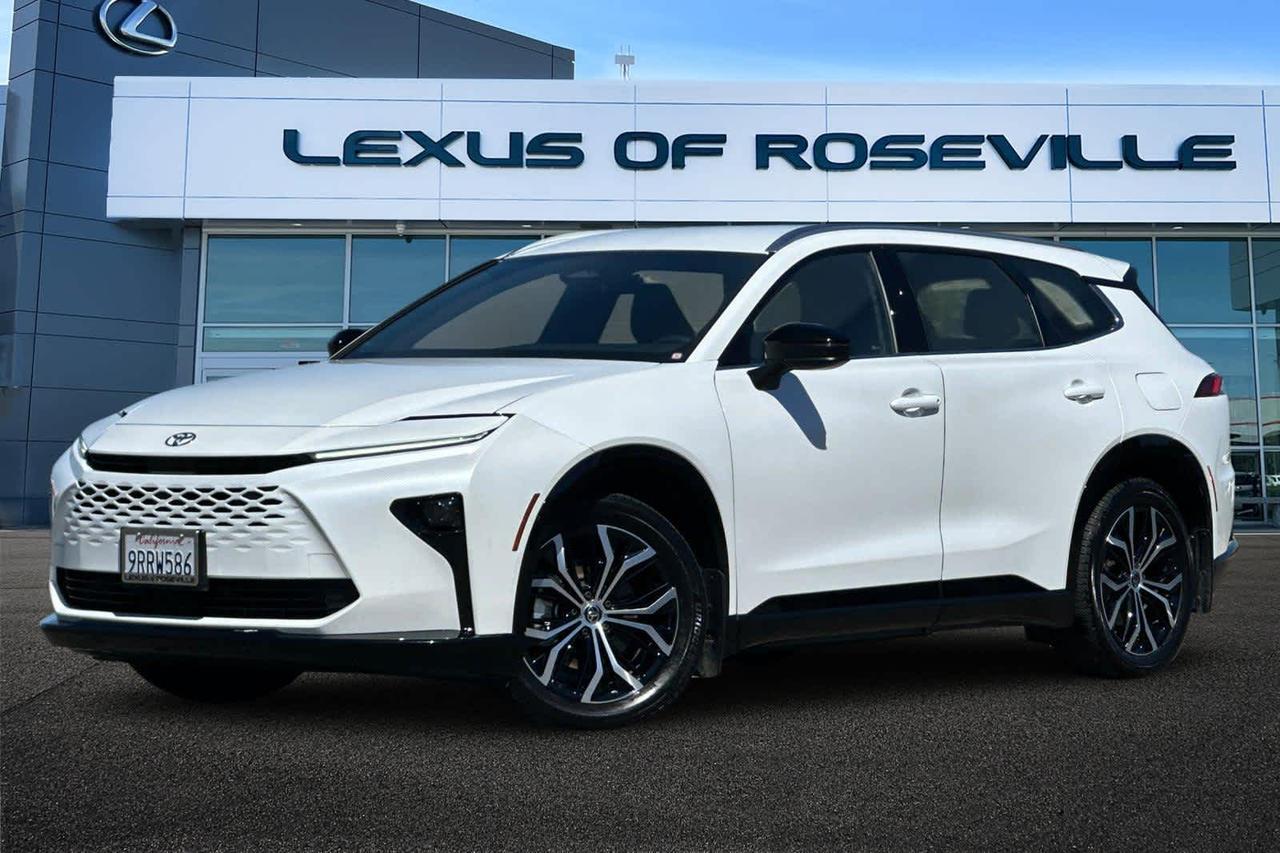 2025 Toyota Crown Signia XLE